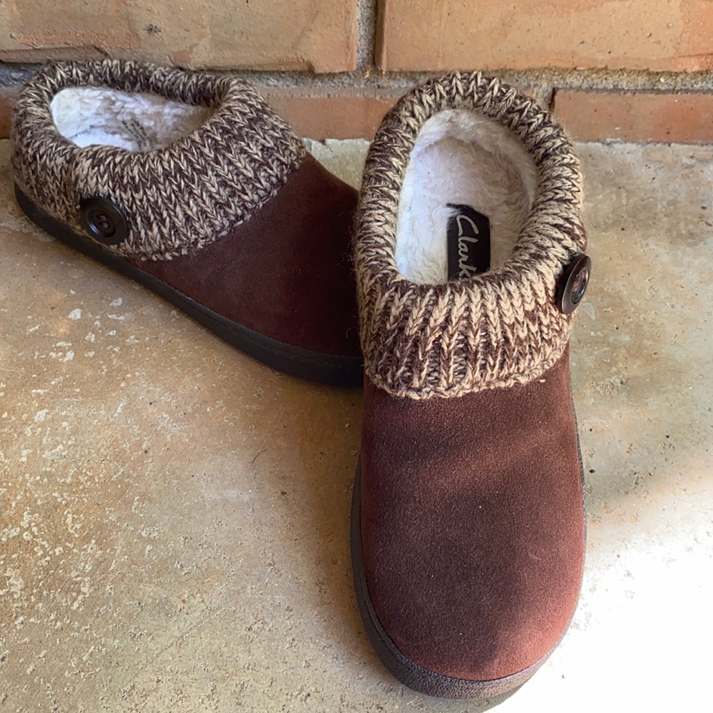 Clarks Suede Slipper size 7, brown